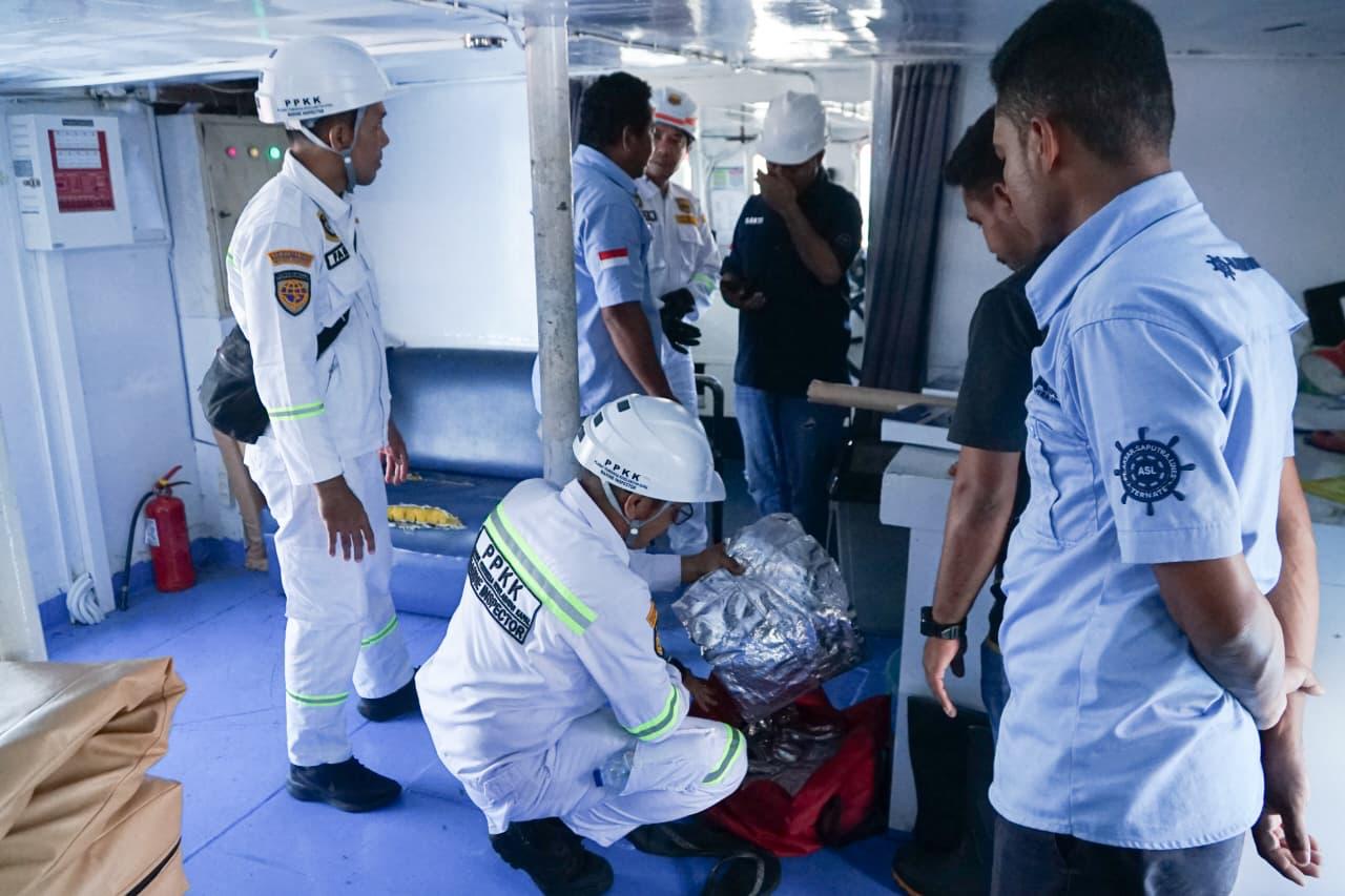 : Kementerian Perhubungan (Kemenhub) memperketat pengawasan keselamatan pelayaran menjelang periode Angkutan Libur Sekolah 2026 melalui uji petik kelaiklautan kapal penumpang di Pelabuhan Ternate, Maluku Utara. (Foto: Humas Kemenhub)
