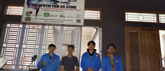 Tim mahasiswa Universitas Pamulang bersama pihak CV Mojoputri saat pelaksanaan kegiatan Kerja Praktik dan pengembangan sistem dashboard analisis penjualan berbasis web di Tangerang Selatan.